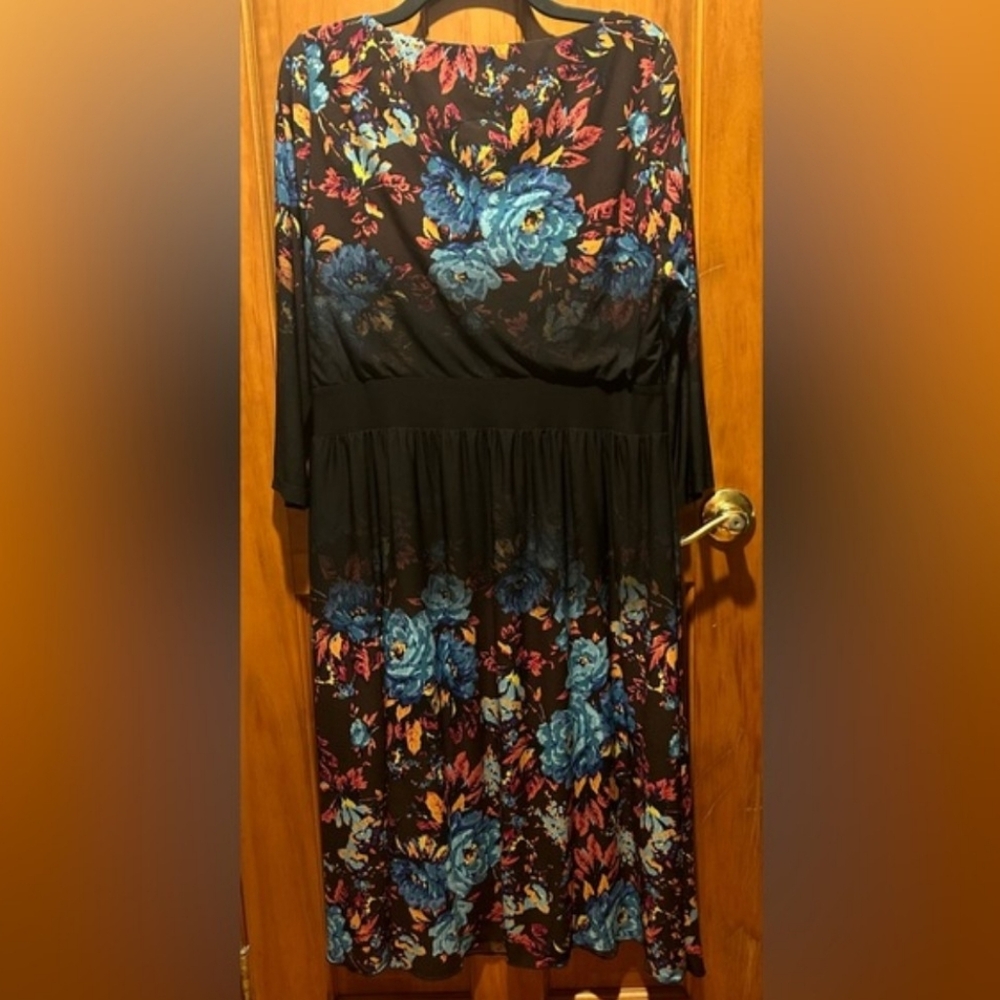 IGIGI | Ombré Blue and Black Floral 3/4 Sleeve Midi Dress
